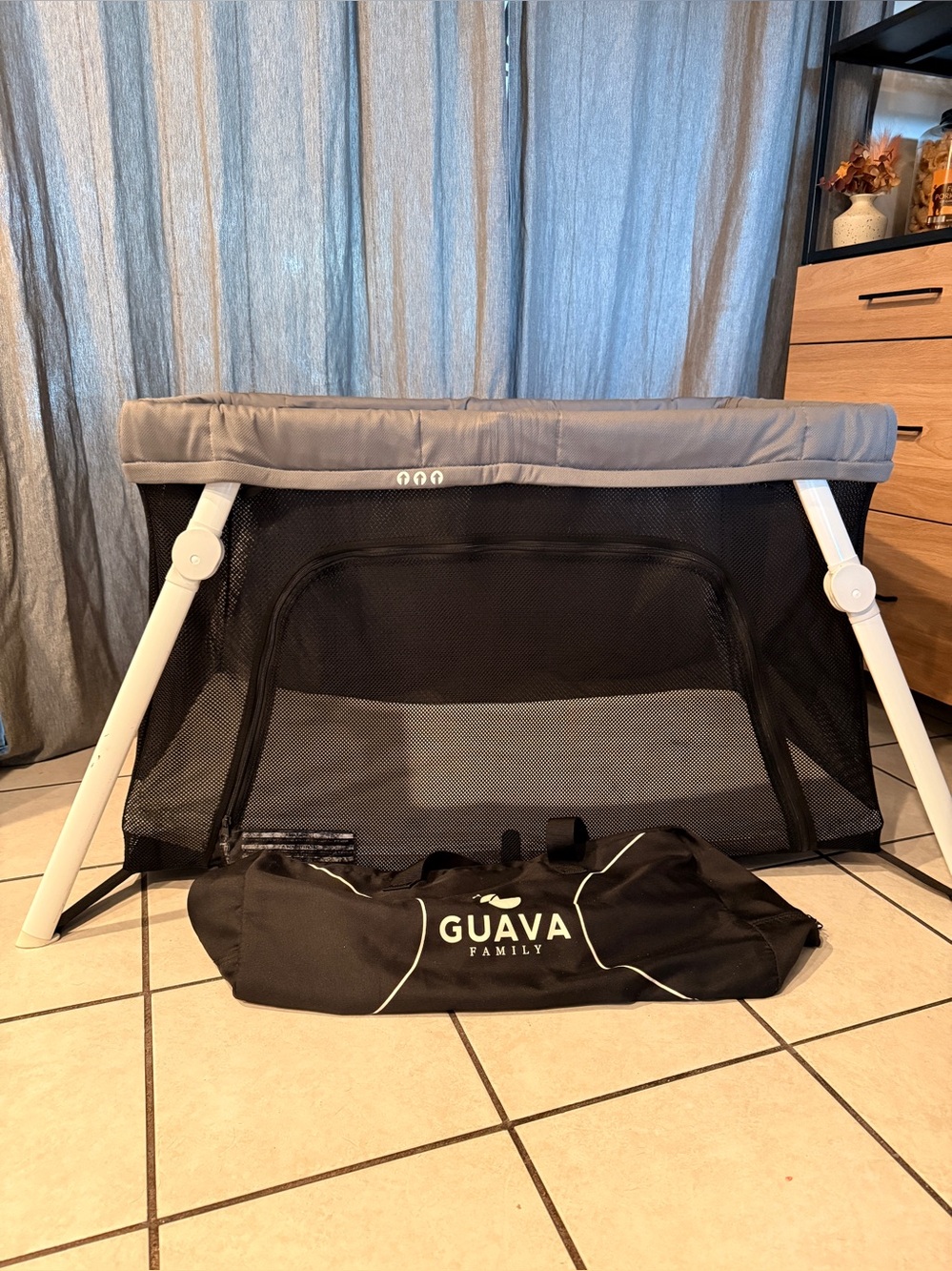 GUAVA FAMILY Lotus Travel Crib